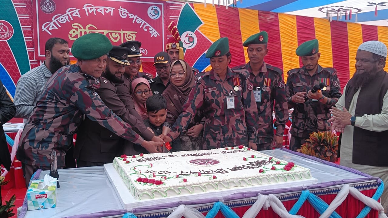 চাঁপাইনবাবগঞ্জে দুইটি ব্যাটলিয়নে পৃথকভাবে বিজিবি দিবস পালিত