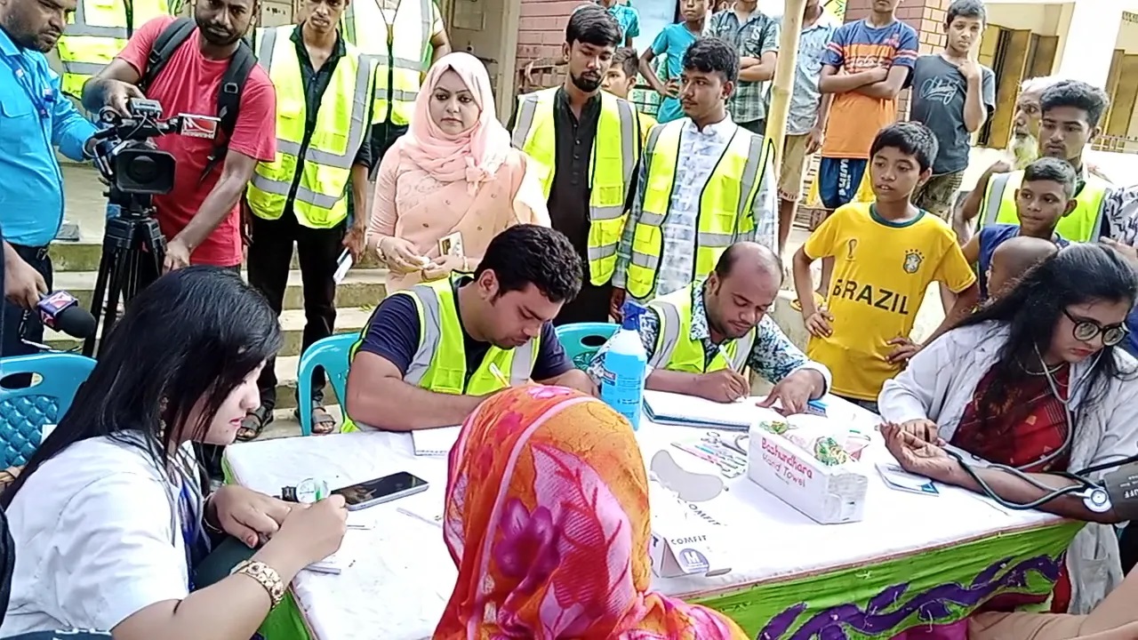 আফজাল-হোসনে আরা ফাউন্ডেশনের উদ্যোগে ফ্রি মেডিকেল ক্যাম্প