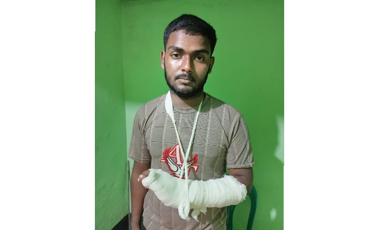 লোহাগড়ায় এসএসসি পরীক্ষার্থীকে কুপিয়ে হাতের রগ কাটলো দূর্বৃত্তরা