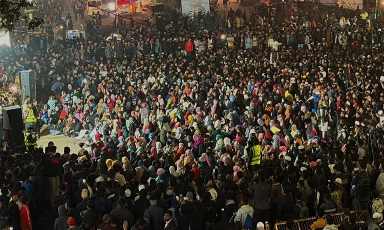 সারাদেশে অবরোধের ডাক ইনকিলাব মঞ্চের