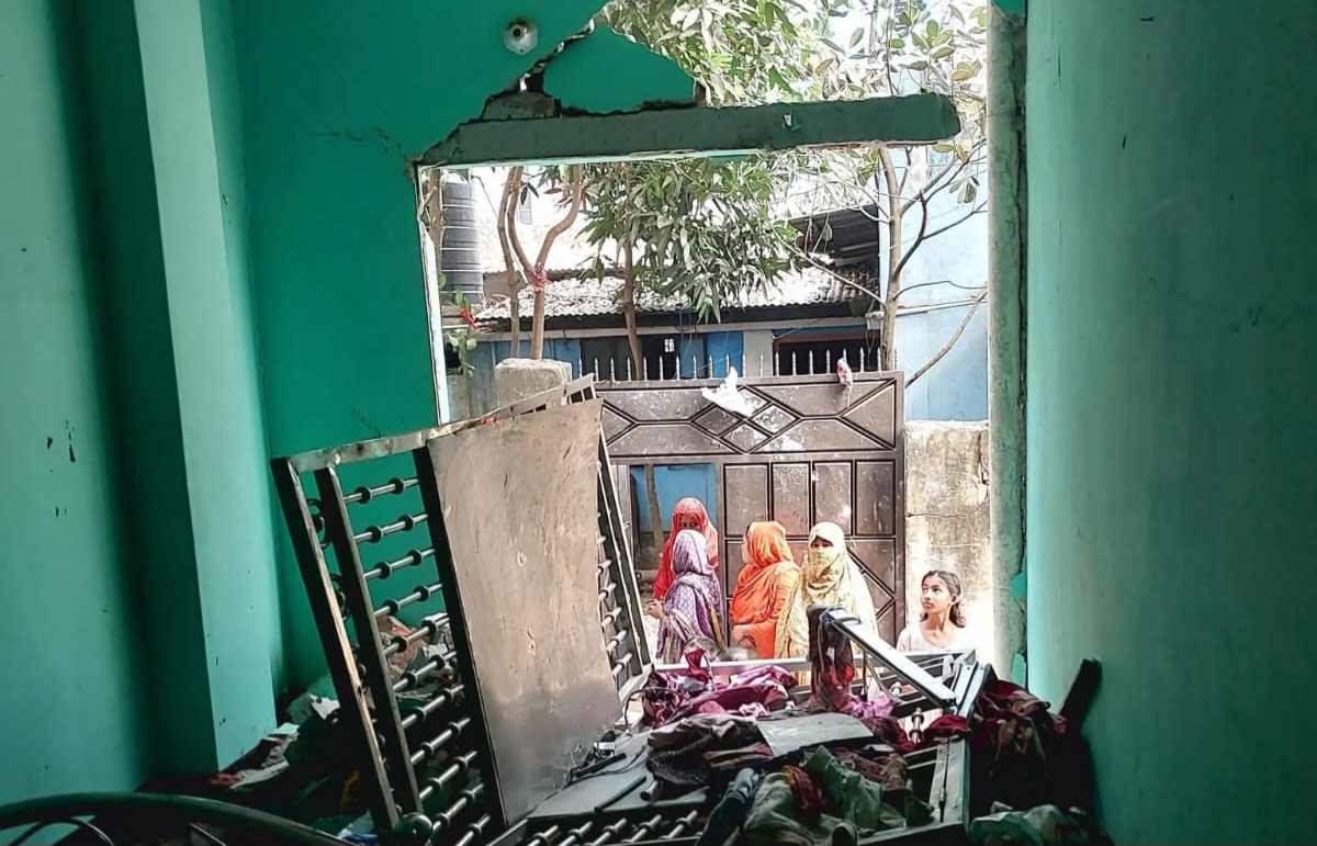 দাউদকান্দিতে গ্যাস লাইন লিকেজ হয়ে বিস্ফোরণ; একই পরিবারের ৪ জন দগ্ধ