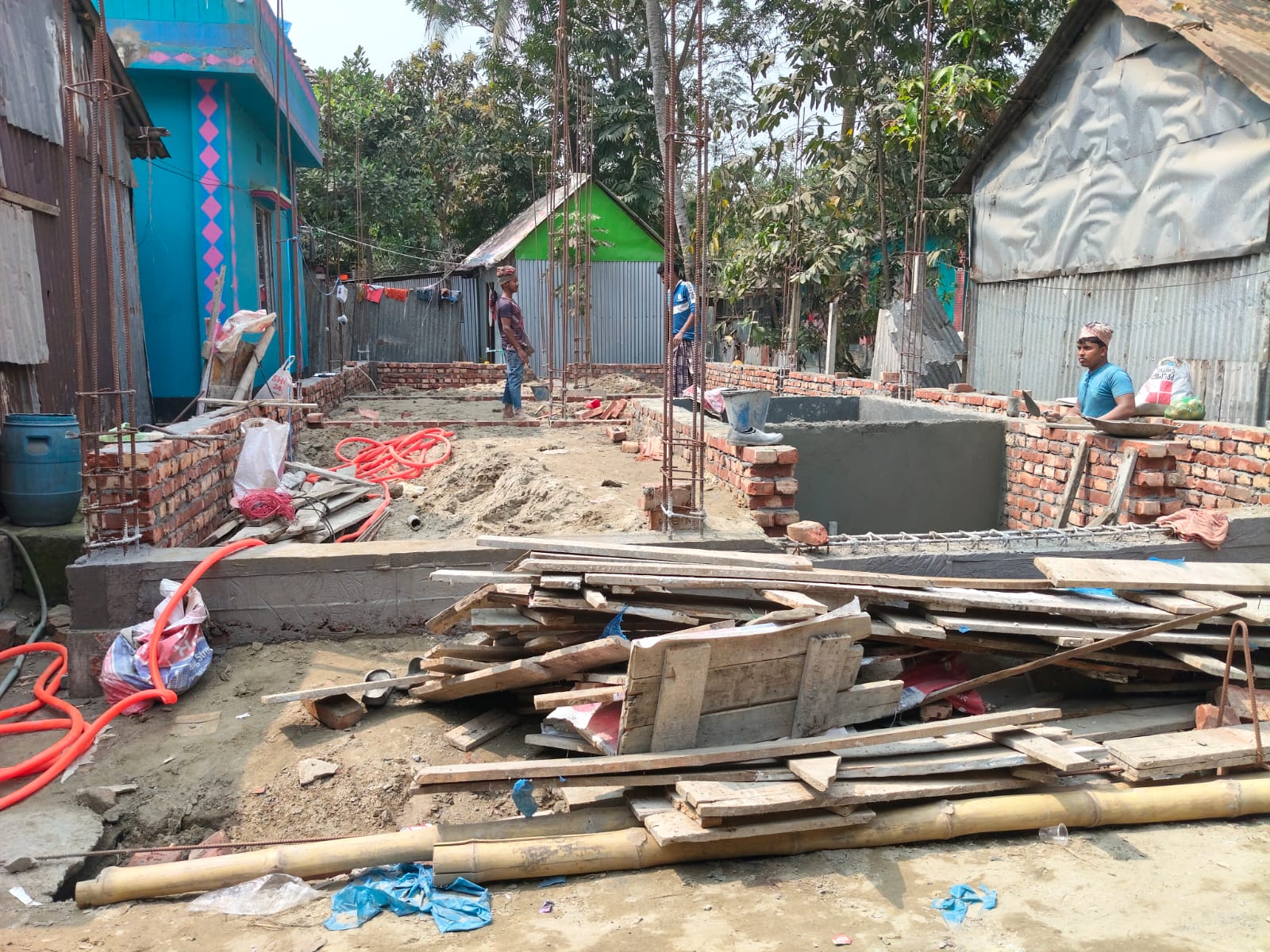 দাউদকান্দির চেঙ্গাকান্দিতে বাড়ি নির্মাণে বাধার অভিযোগ