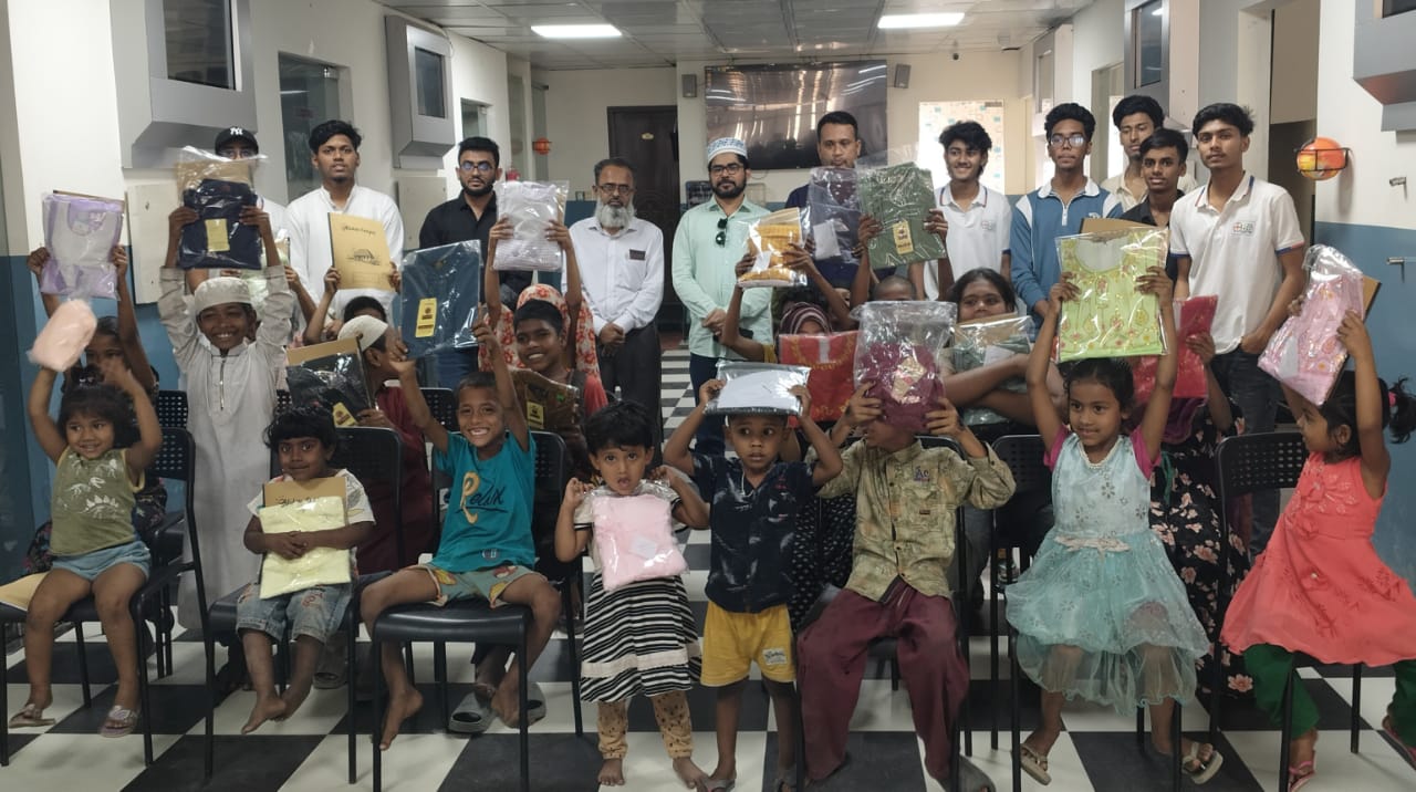 দাউদকান্দিতে টিফিনের টাকায় সুবিধাবঞ্চিত শিশুরা পেলো ঈদের নতুন পোশাক