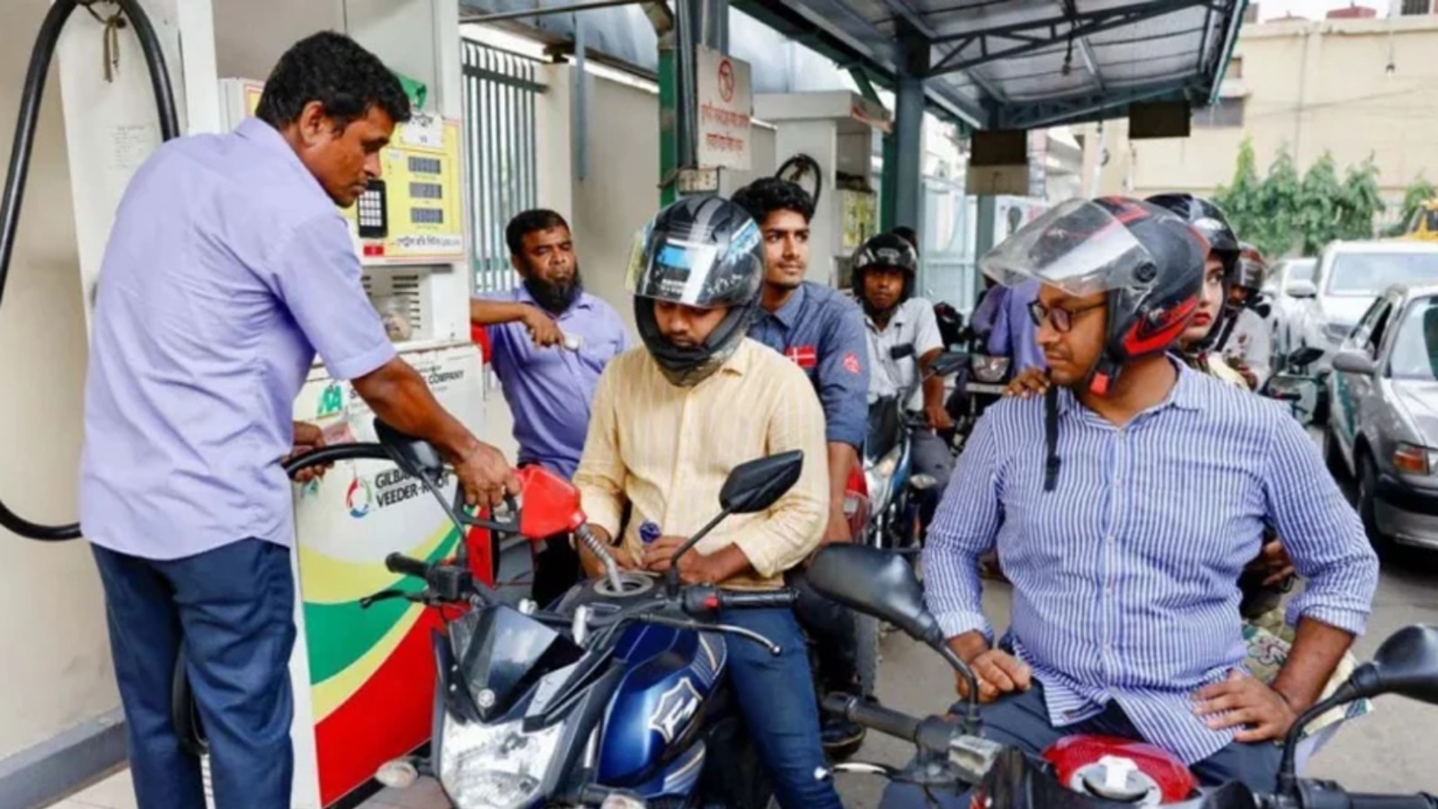 জ্বালানি খাতে কড়া নজরদারি: দেশের সব পেট্রোল পাম্পে আসছে ‘ট্যাগ অফিসার’