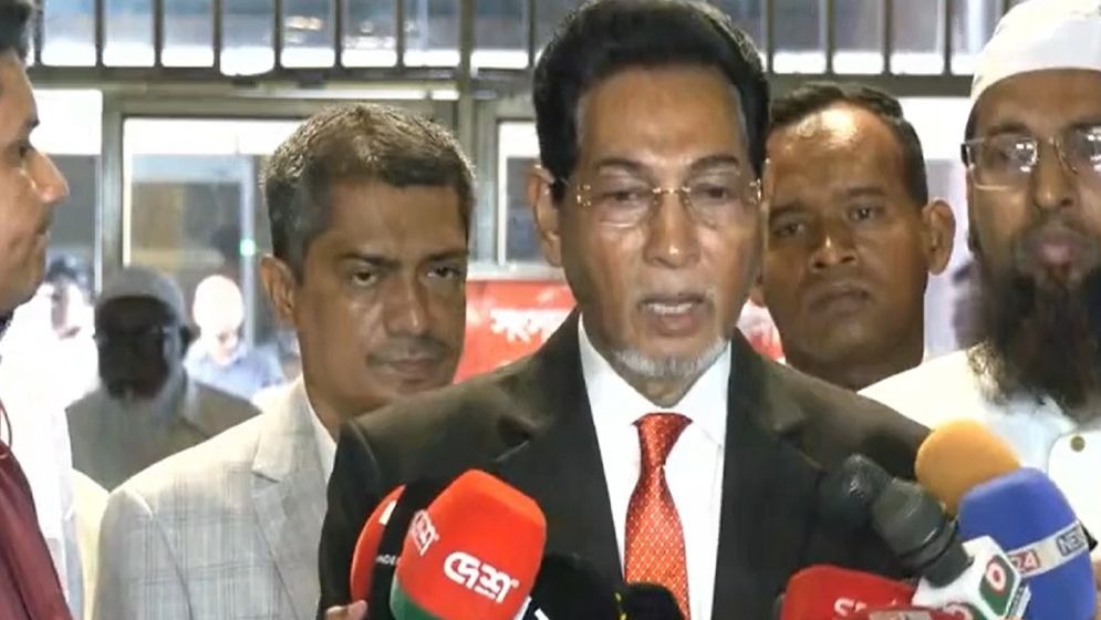 সংবিধান সংশোধন কমিটিতে সরকার ও বিরোধী দলের আইন বিশেষজ্ঞদের অন্তর্ভুক্তির ইঙ্গিত