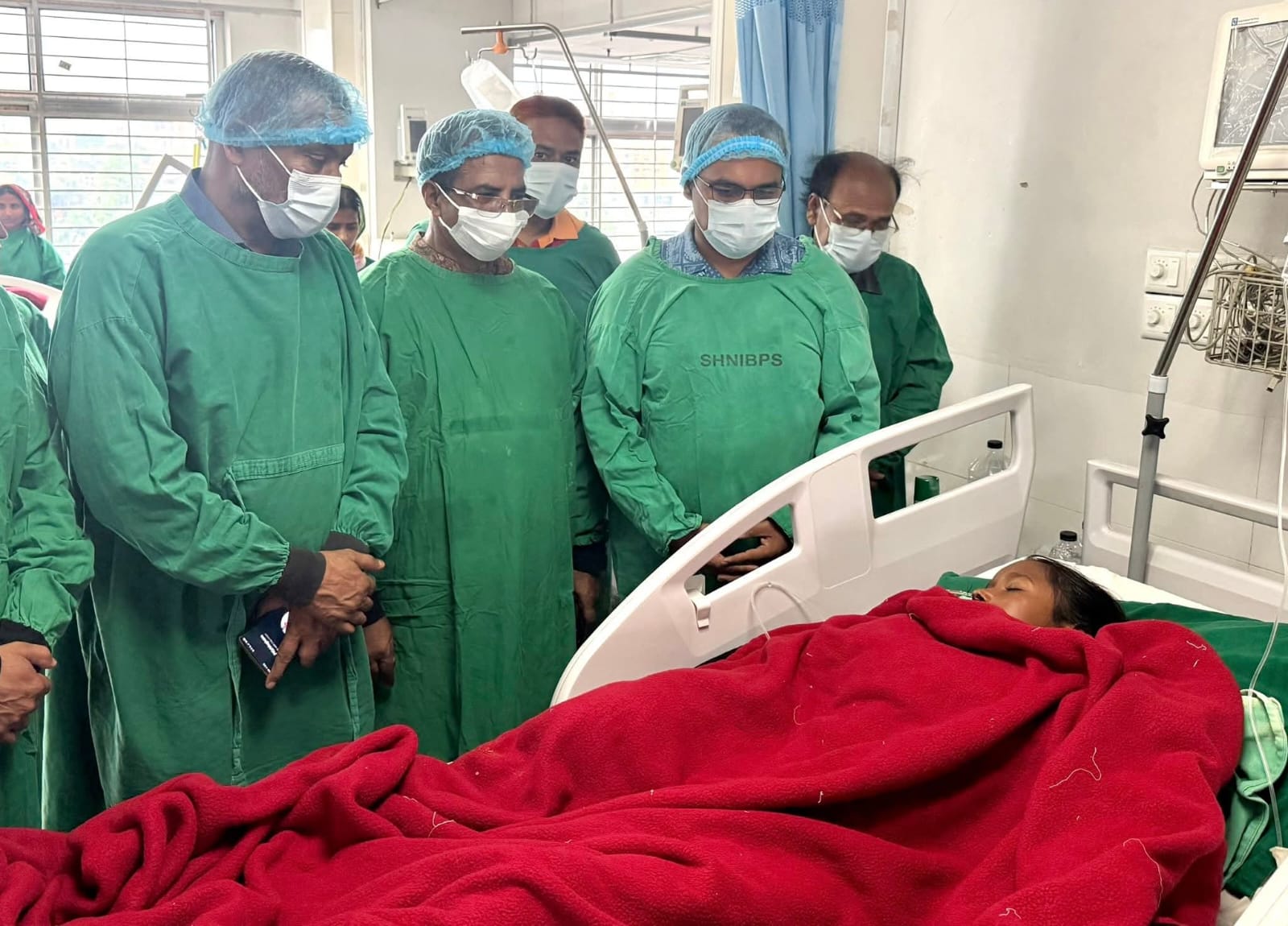 মেঘনার অগ্নিদগ্ধ শিশু লামিয়ার চিকিৎসার দায়িত্ব নিলেন ড.খন্দকার মারুফ হোসেন