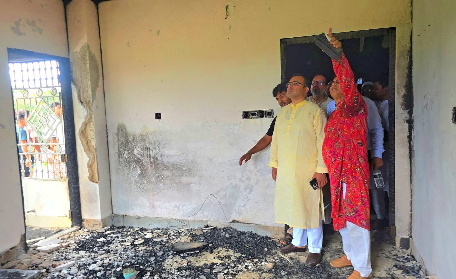 মেঘনায় বিএনপি সমর্থকদের বাড়িঘরে হামলা-অগ্নিসংযোগের অভিযোগ, এলাকা পরিদর্শনে ড. মারুফ হোসেন