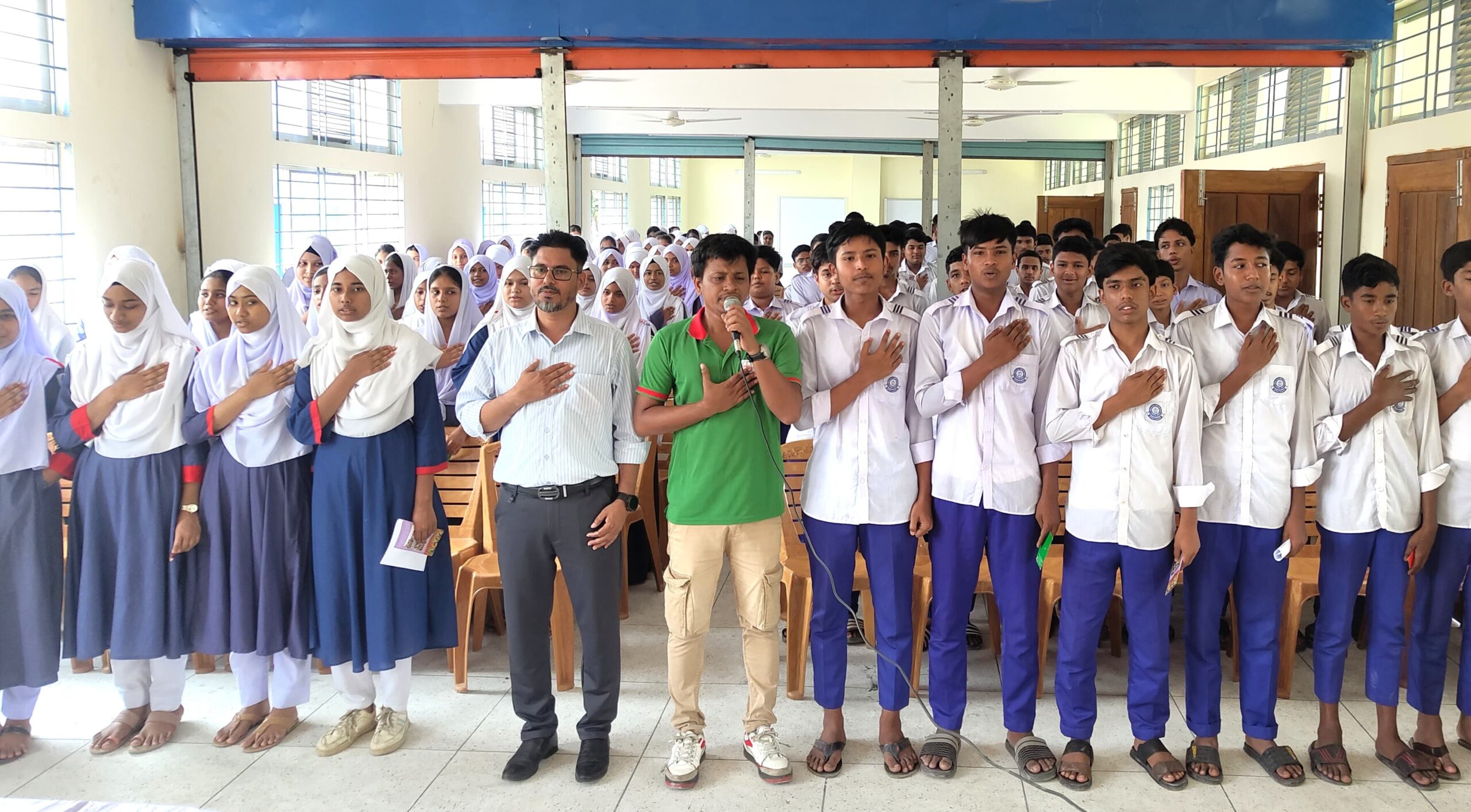 দাউদকান্দিতে মাদক ও কিশোর অপরাধকে লাল কার্ড প্রদর্শন করে শিক্ষার্থীরা শপথ নেন