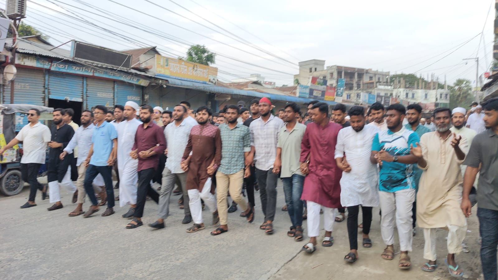 নিখোঁজ শিবির নেতার সন্ধানের দাবিতে বিক্ষোভ মিছিল