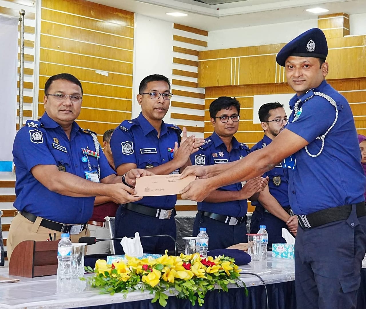 জেলা পুলিশ সুপার থেকে সম্মাননা পেলেন দাউদকান্দি মডেল থানার এএসআই সজল