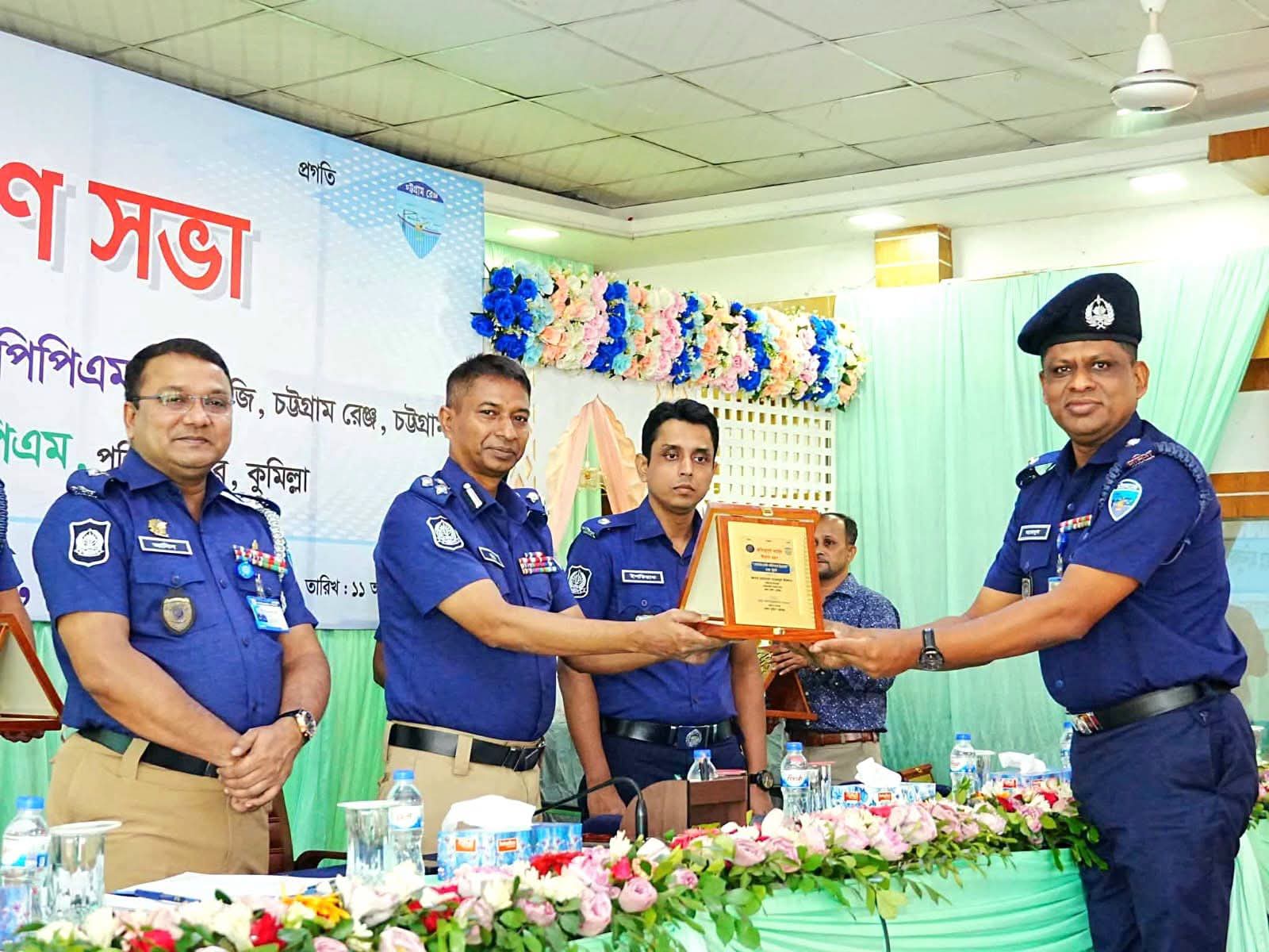 কুমিল্লা জেলায় শ্রেষ্ঠ ওসি দাউদকান্দি মডেল থানার ওসি সাজেদুল ইসলাম