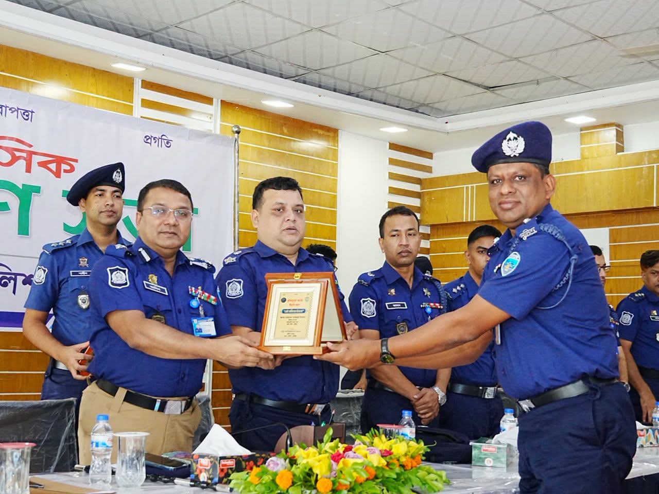 কুমিল্লা জেলার শ্রেষ্ঠ ওসি হলেন দাউদকান্দি মডেল থানার ওসি সাজেদুল