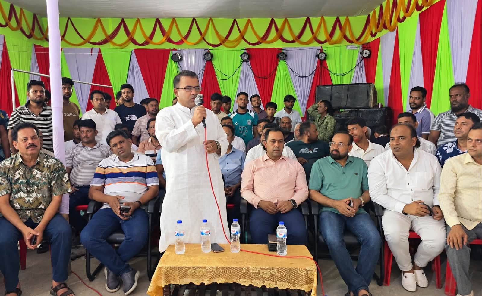 দাউদকান্দির ইলিয়টগঞ্জ দক্ষিণ ইউনিয়নের বিভিন্ন পূজামণ্ডপ পরিদর্শন করলেন ড. খন্দকার মারুফ হোসেন